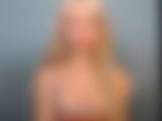 LuciaLittle's Live Sex Cam Show