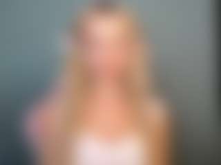LuciaLittle's Live Sex Cam Show