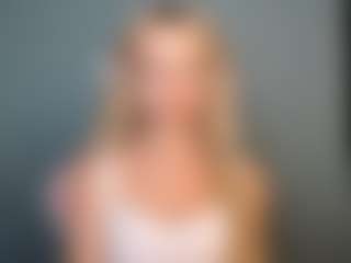 LuciaLittle's Live Sex Cam Show