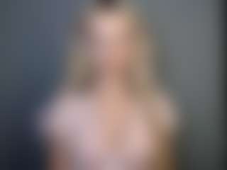 LuciaLittle's Live Sex Cam Show