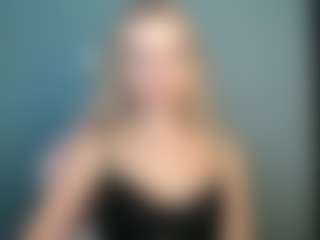 LuciaLittle's Live Sex Cam Show