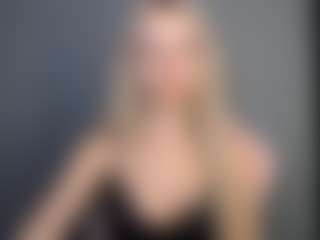 LuciaLittle's Live Sex Cam Show