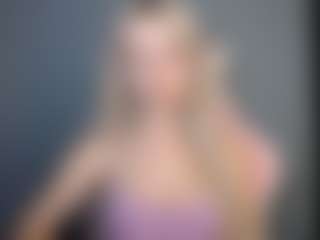 LuciaLittle's Live Sex Cam Show
