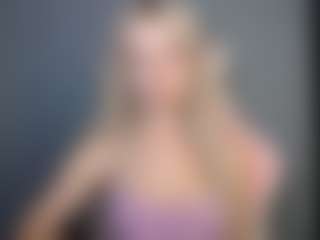 LuciaLittle's Live Sex Cam Show