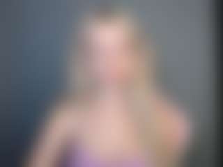 LuciaLittle's Live Sex Cam Show