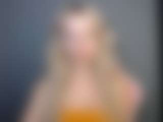 LuciaLittle's Live Sex Cam Show