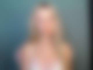 LuciaLittle's Live Sex Cam Show