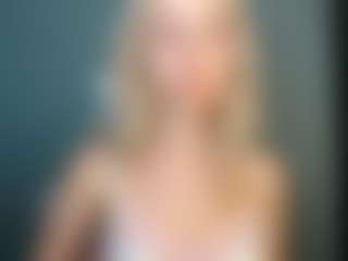 LuciaLittle's Live Sex Cam Show