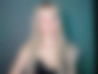 LuciaLittle's Live Sex Cam Show