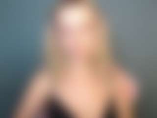 LuciaLittle's Live Sex Cam Show