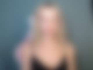 LuciaLittle's Live Sex Cam Show
