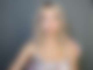 LuciaLittle's Live Sex Cam Show
