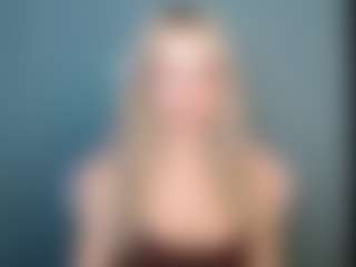 Live cam show with LuciaLittle - Big Tits on CamClone
