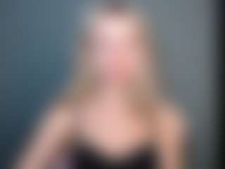 LuciaLittle's Live Sex Cam Show