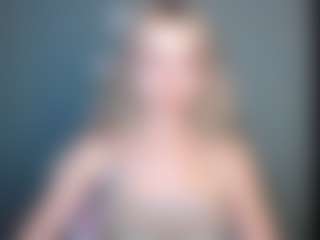 LuciaLittle's Live Sex Cam Show