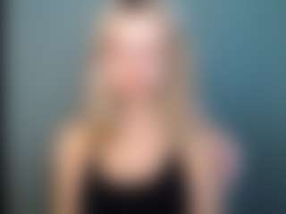 LuciaLittle's Live Sex Cam Show