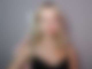 LuciaLittle's Live Sex Cam Show