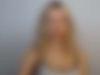 LuciaLittle's Live Sex Cam Show