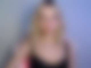 LuciaLittle's Live Sex Cam Show