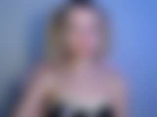 LuciaLittle's Live Sex Cam Show