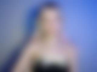 Live cam show with LuciaLittle - Thin on Dolls Live