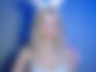 LuciaLittle's Live Sex Cam Show