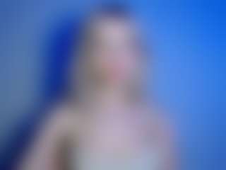 LuciaLittle's Live Sex Cam Show