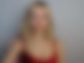 LuciaLittle's Live Sex Cam Show