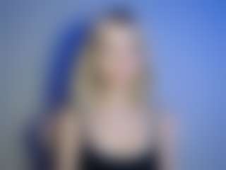 LuciaLittle's Live Sex Cam Show