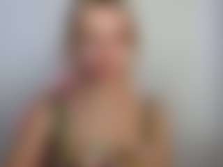 LuciaLittle's Live Sex Cam Show