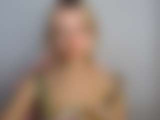 LuciaLittle's Live Sex Cam Show