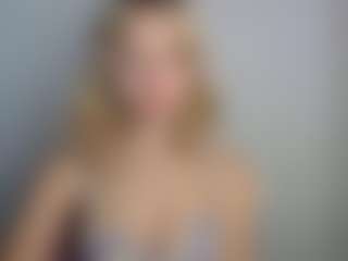LuciaLittle's Live Sex Cam Show