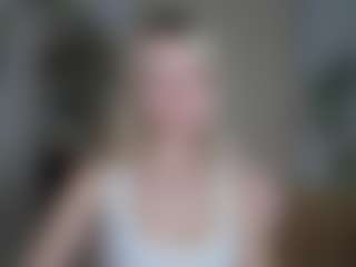 Live cam show with LuciaLittle - Cuckold on Milfs Live