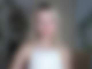 LuciaLittle's Live Sex Cam Show