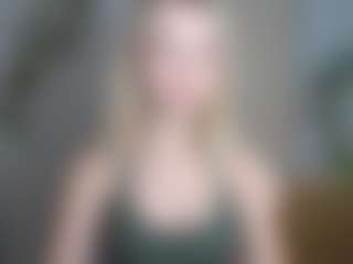LuciaLittle's Live Sex Cam Show
