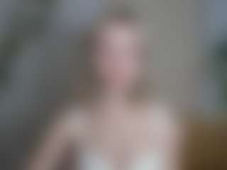 LuciaLittle's Live Sex Cam Show