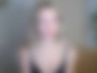 LuciaLittle's Live Sex Cam Show
