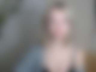 LuciaLittle's Live Sex Cam Show