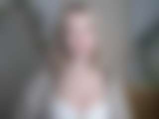LuciaLittle's Live Sex Cam Show