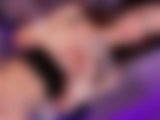 Live cam show with Vanessalombardy - Tease on live18s.com