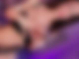 Live cam show with Vanessalombardy - Teen (18+) on Hubzter Live