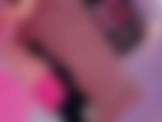 Live cam show with Vanessalombardy - Bald on Camsoda