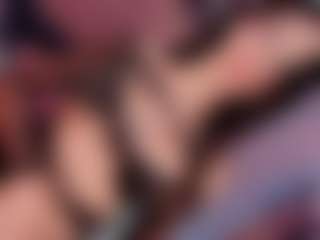 Live cam show with Vanessalombardy - Tease on StripNow