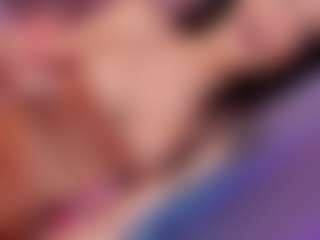 Live cam show with Vanessalombardy - Tease on Camsoda