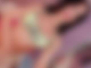 Live cam show with Vanessalombardy - Tease on Milf Play