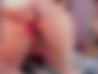 Live cam show with Vanessalombardy - Brown Eyes on Camsoda