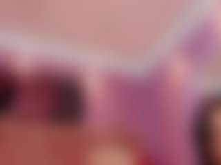 Live cam show with Vanessalombardy - Tease on Camsoda
