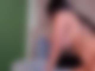 Live cam show with Avalineblanc - Average on Stripli.com