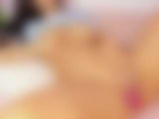 Live cam show with Mia-sweett - Petite on liverealitysex.com