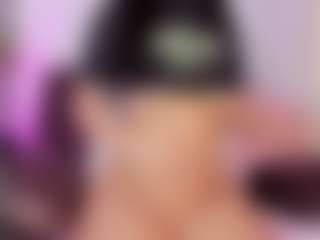 Live cam show with Mia-sweett - Petite on Gym Cam Girls